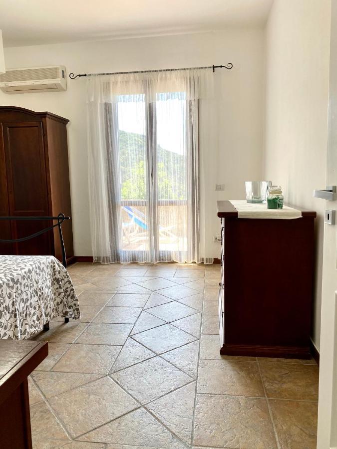 Villa Lo Scoglio Ашеа Экстерьер фото